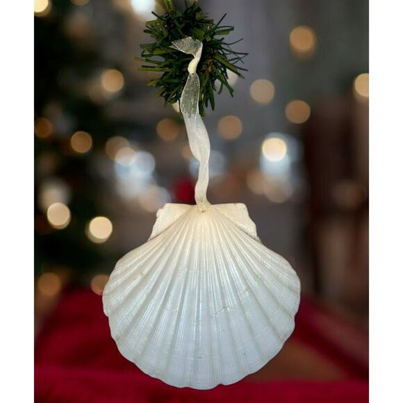 Hand Painted Red Cardinal Ornament Trinket Dish Sea Scallop Shell Holiday Gift - Picture 10 of 10